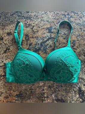 Victoria's Secret Very Sexy Lace Push-Up Bra  - Emerald Green - 34D